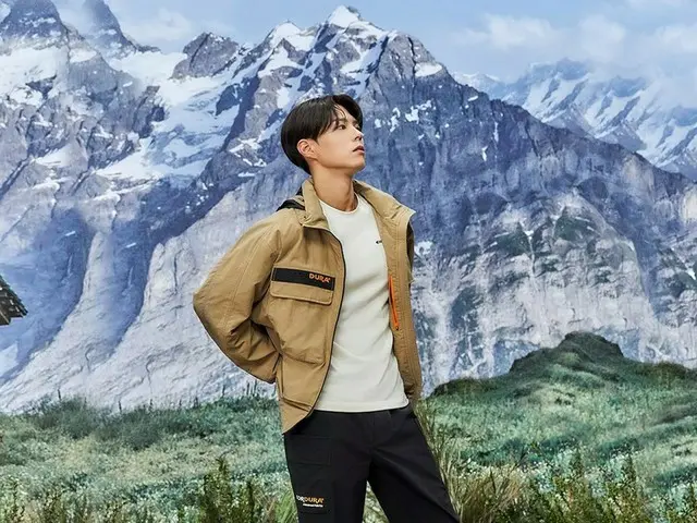 Actor Park BoGum released CODURA storm jacket advertisement photo of the apparelbrand EIDER. . .