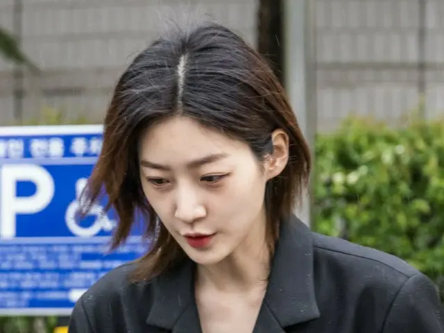 女演員金賽綸在結束首爾中央地方法院酒後駕駛指控的第一次審判後出庭