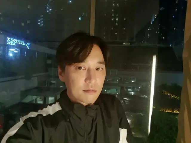 出演電視劇《愛情》的演員許正民被選為9月播出的新劇演員，準備了兩個月，突然被取消，在SNS上表現出憤怒成為熱門話題