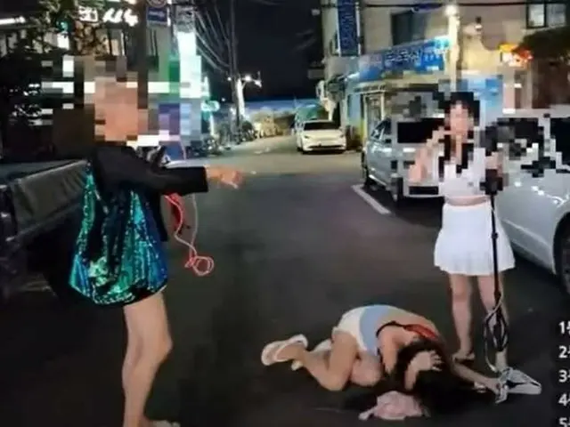 一名20 多歲的女性YouTuber 在“Moppan”的直播中用叉子傷害了她同事YouTuber 的臉，因此被起訴