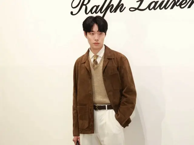 Ryu Jun Yeol 參加 Ralph Lauren 2024 年春季發表會拍照發表會