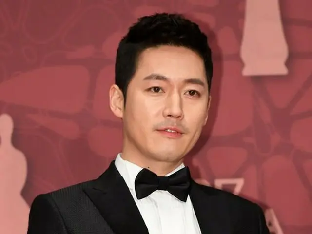 Actor Jang Hyuk, participating in the ”2017 MBC Acting Grand Prize” red carpet.Seoul Kamiwa (SAN AM)
