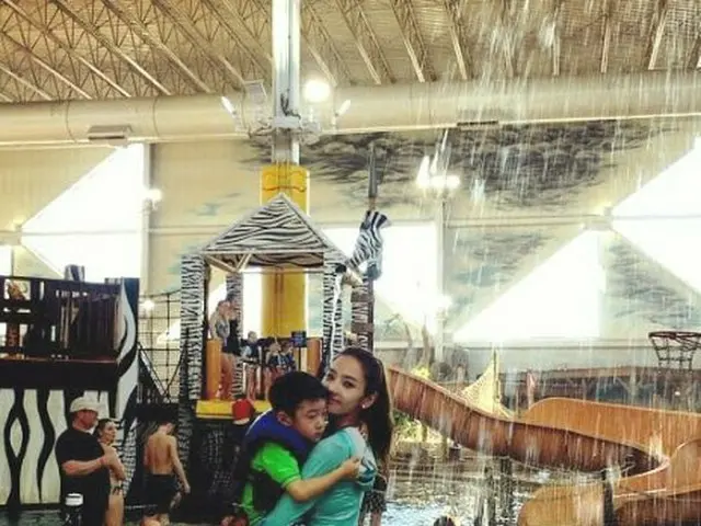 Actress Han Chae Young, SNS update. Playing with my son.