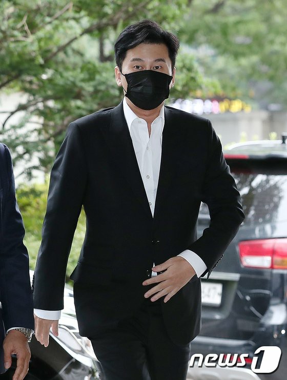 前YG代表Yang Hyun Suk承認“海外遠征博彩”一案的所有指控
