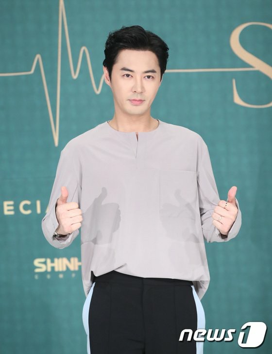 由於COVID-19病毒，Jun Jin（SHINHWA）推遲了婚禮