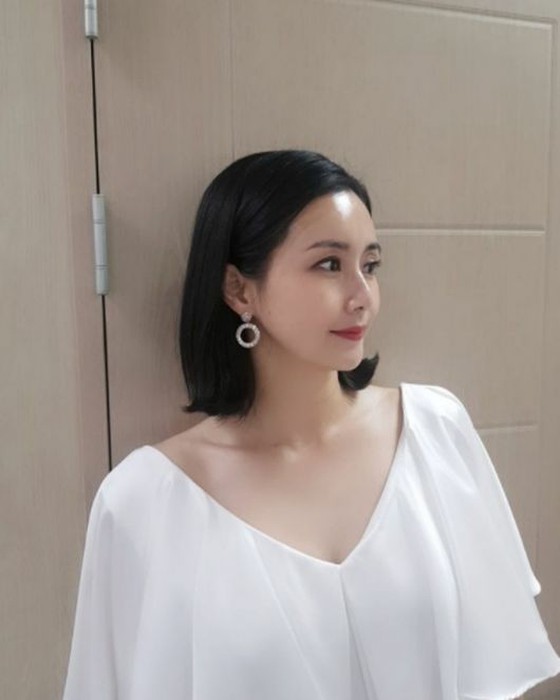 女演員崔貞潤，優雅美麗，像一個集團的妻子