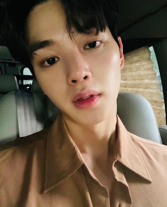 演員宋康：“我知道，但是很帥。”