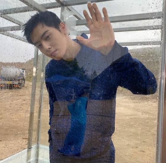 CHAEUNWOO(ASRTO),你的臉有多小? ......用迷人的內疚表情擊倒粉絲