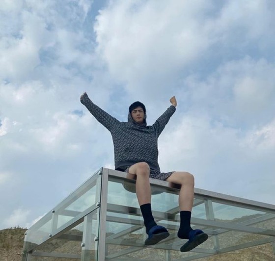 CHAEUNWOO(ASRTO),你的臉有多小? ......用迷人的內疚表情擊倒粉絲