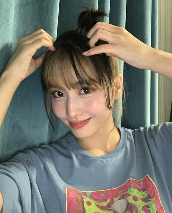 陌陌（TWICE），新的兩色髮型很完美