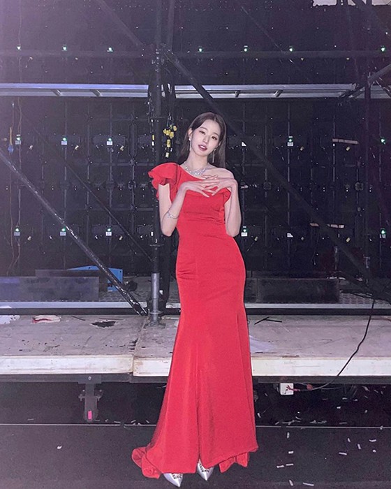 張元英(IVE),“腿太長問題”很痛苦? SNS照片也不現實