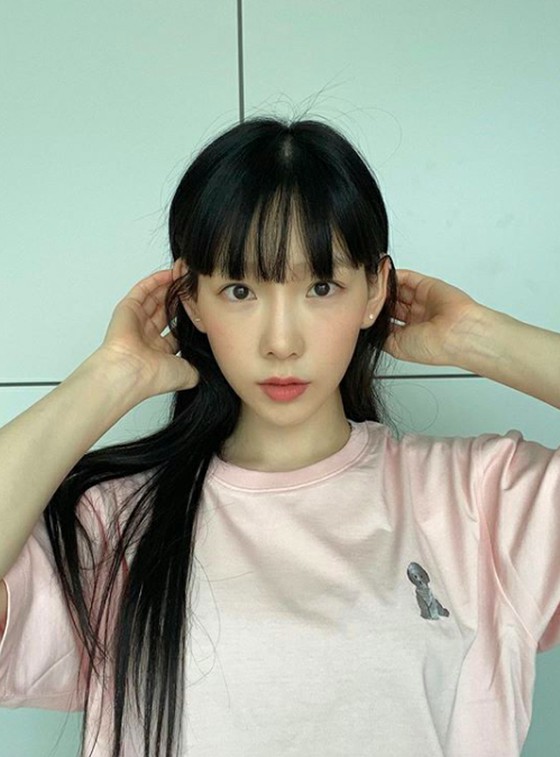泰妍（少女時代），剪下劉海，散發出清新的魅力……“我愛你”