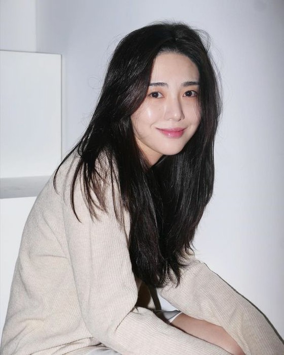 在Jimin道歉後的一個月內，Kwon Mina（原AOA）首次恢復曝光...“ AOA是一個旁觀者”