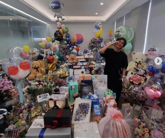 演員李敏鎬，把所有的生日禮物合起來要多少錢？ ……沒有立足之地