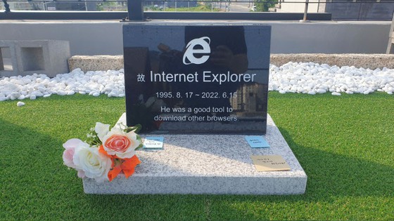 韓國出現“Internet Explorer”墳墓=工程師人豎立成熱議話題