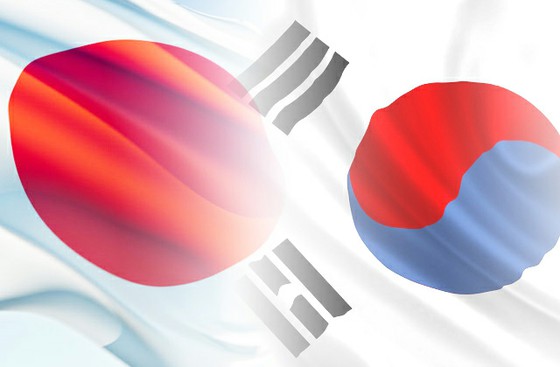 <W評論>韓國駐日本大使尹東民上任後不久與日本外相會面