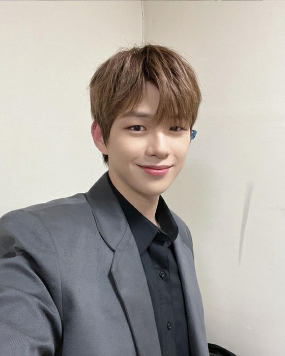 歌手KANGDANIEL，修飾《街頭霸王》開頭和結尾的失態