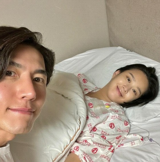 克服不孕治療並生下第一個孩子的演員宋載熙和池素妍公開了“成為更好的父母”的感受