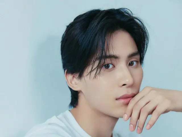 SF9 的 Yu Taeyang 目光深邃...新頭像曝光