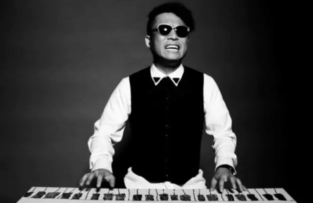 性的暴行疑惑で不起訴処分を受けた歌手キム・ゴンモの近況が6年ぶりに公開された。