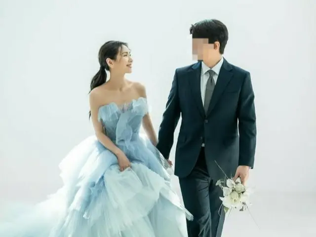 20日、キル・ウネが自身のSNSにウエディング写真を投稿した。