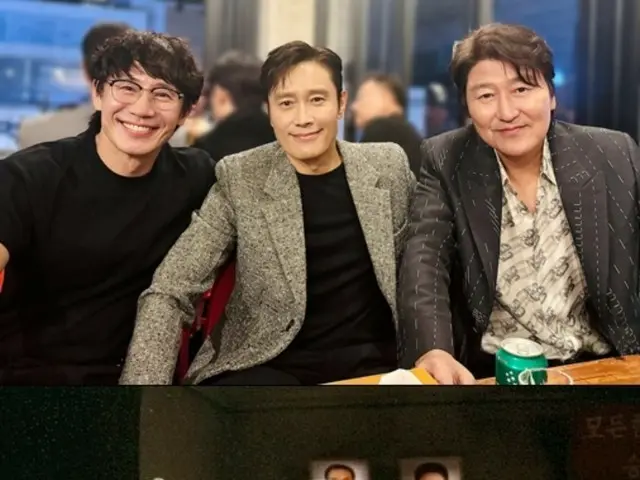 演員李秉憲、宋康昊、申河均在電影《共同警備區》中留下的難忘照片成為熱門話題