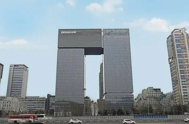 斗山、SKシルトロンの買収を検討...半導体の勝負に出るか＝韓国