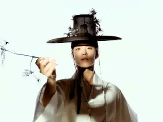 演員樸寶劍身著韓服，欣賞新公開的畫報魅力…