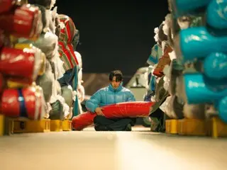“大豐貿易公司”俊昊預示著一個殘酷的夜晚躺在一輛卡車前......“沒有人可以帶走他”