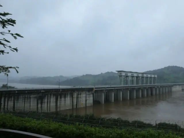 北朝鮮、黄江ダムから無断放流の可能性…臨津江・必勝橋の水位が1メートル超に急上昇