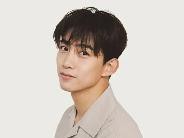 【全文】“9年間交際”オク・テギョン（2PM）、結婚発表“長い間信じてくれた人”…直筆の手紙でファンに伝える01