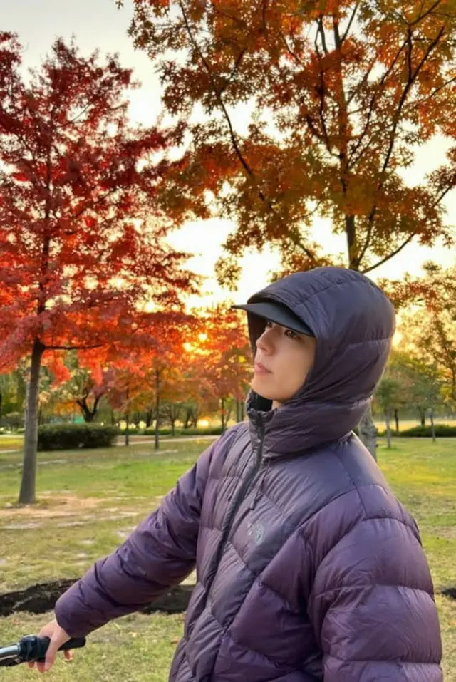 パク・ボゴム、秋のダウンジャケットスタイルでも隠せないあたたかさ