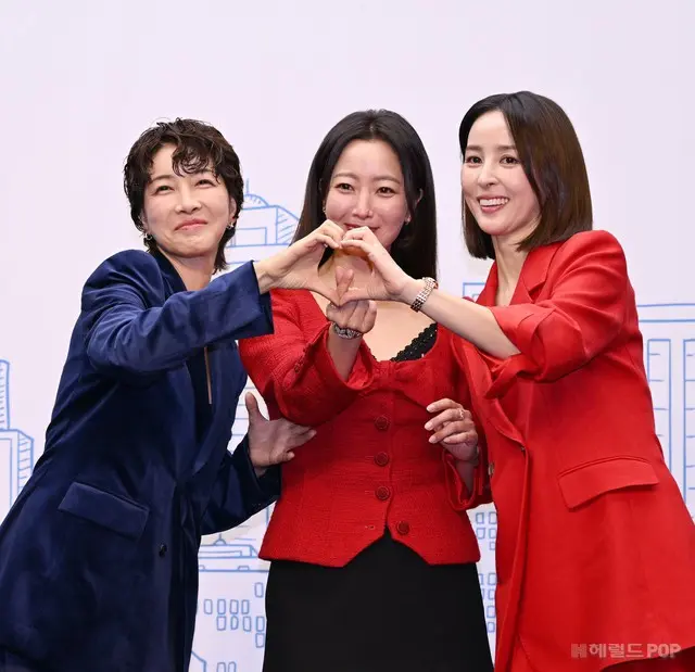 チン・ソヨン、キム・ヒソン、ハン・ヘジン