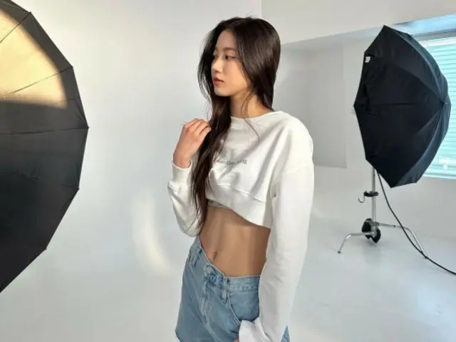 「LE SSERAFIM」カズハ、新しい韓国名は「パク・ジウォン」…ドラマ「太陽の末裔」の大ファン