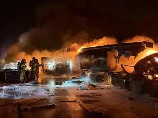 韓國高速公路發生多車連環相撞事故，一輛油罐車捲入其中，造成兩人死亡，四人受傷。