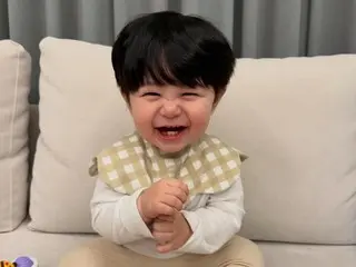 沈亨卓和沙耶的兒子羅言剪了頭髮……他「洋娃娃般的美貌」更加引人注目了。