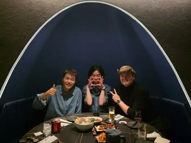 全炫茂與李章宇和趙慧媛一同出席婚禮，「這是我們第一次舉辦婚禮，也是我們人生中的第一步」…一片祝福聲中