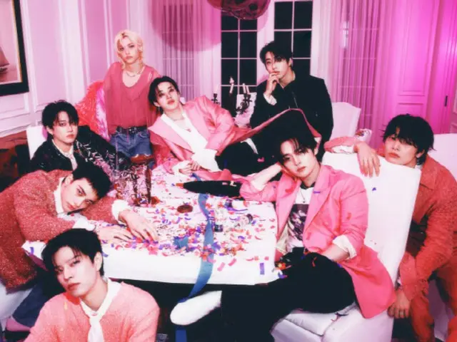 Stray Kids 的新專輯《SKZ IT TAPE》首周銷量達 220 萬張