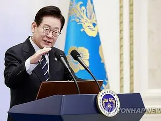 李顯龍總統上任六個月後支持率上升至62%－執政黨支持率為43%，主要反對黨支持率為24%。
