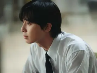 樸敘俊以令人心碎的「初戀羅曼史」深深吸引了觀眾！ ……在《明天會不一樣》中魅力四射！