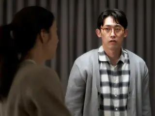 閔鎮雲在電影《Sugar》中飾演崔智友的丈夫……展現了他作為現實生活中的父親對家庭的深沉愛意。