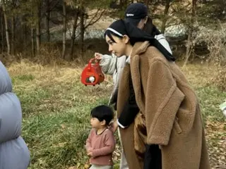 就連她自己的暖寶寶…「aespa」KARINA，卞佑碩母親的「片場暖心故事」上了熱搜