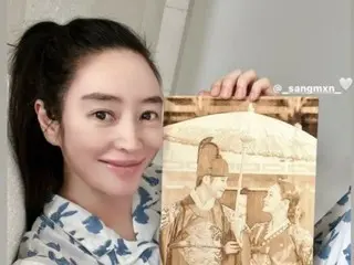 演員金惠秀透露了電視劇《Shurup》中飾演她兒子的文尚民送給她的生日禮物……他體貼又美麗。