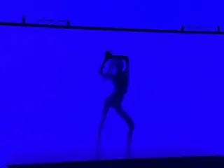 「BLACKPINK」LISA在續約討論中回顧演唱會…這真的是人體嗎？