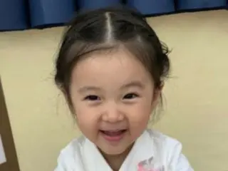 演員申賢俊公開了與被視為國寶的可愛小女兒的照片