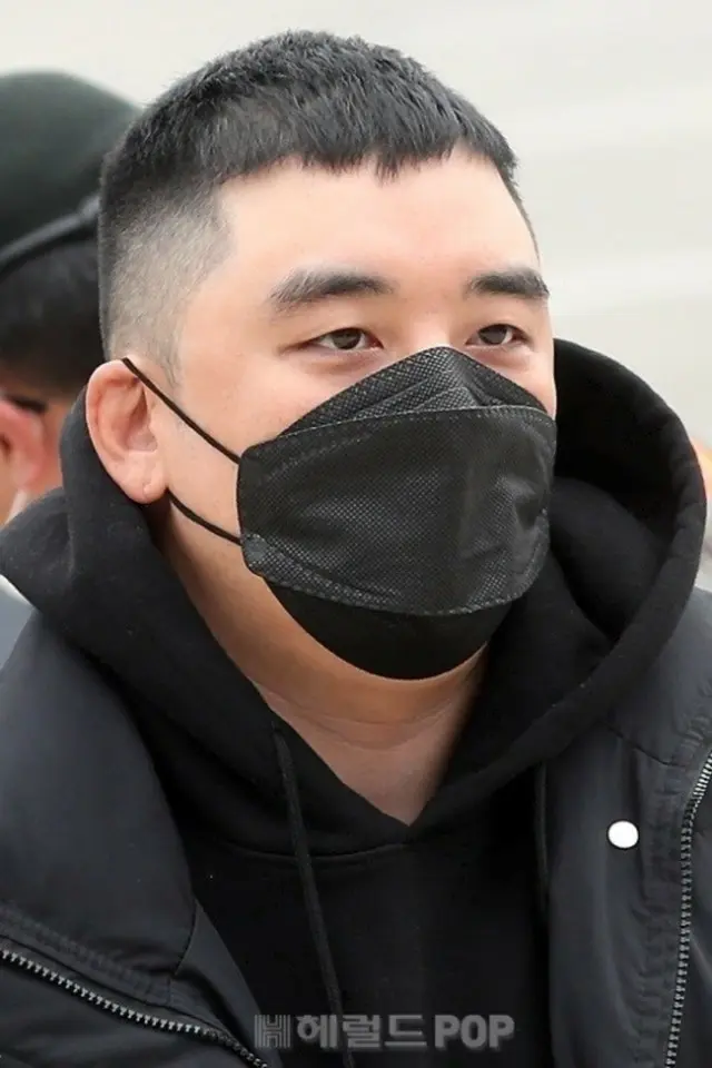 韓国ボーイズグループ「BIGBANG」の元メンバー、V.I（スンリ、本名：チェ・スンヒョン）に今回は二股説が浮上した。
