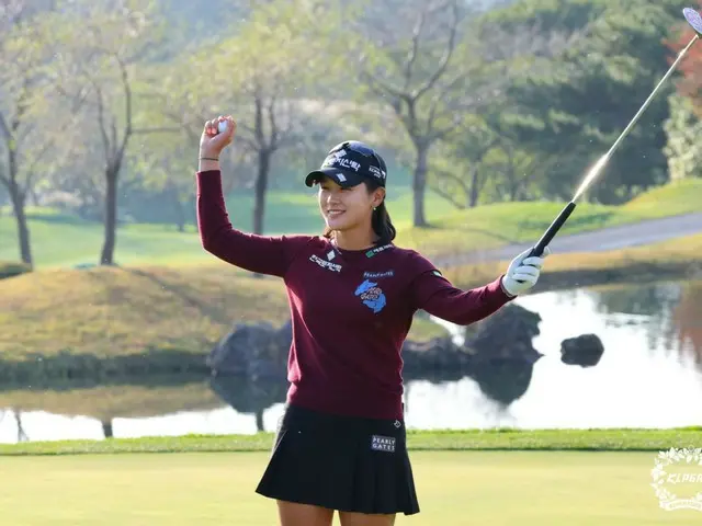 優勝が決まってガッツポーズのパク・ヒョンギョン（写真提供：KLPGA）