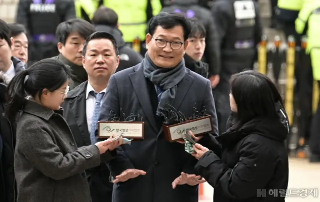 韓国最大野党の宋永吉前代表、現金封筒疑惑で拘束