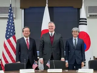 日本、美國和韓國重申「共同回應北韓核武」和「反對中國在南海的非法領土主張」。