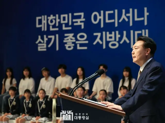 警護員に強制退場させられた野党議員「大統領室は『低俗発言』第2弾を作りたいのか」＝韓国